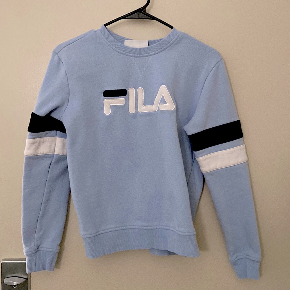 2/$30 nwot light blue fila blue and white striped crewneck